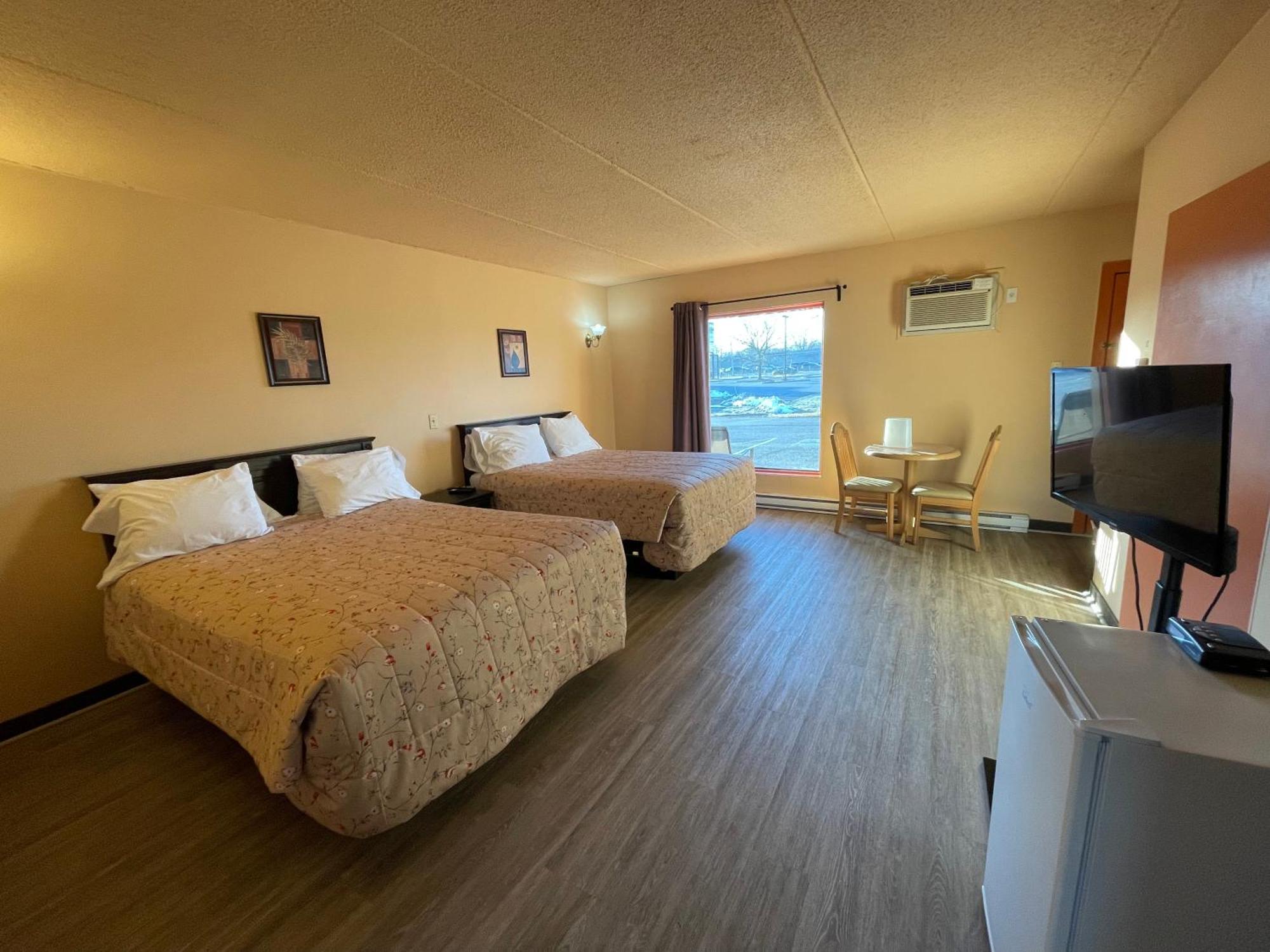 Motel St-Eustache Сент-Юсташ Екстериор снимка