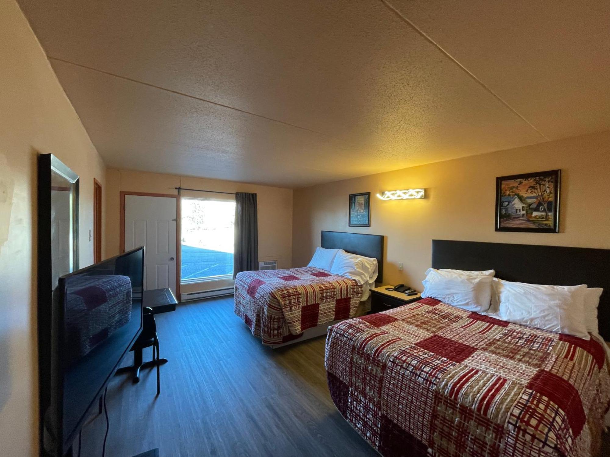 Motel St-Eustache Сент-Юсташ Екстериор снимка