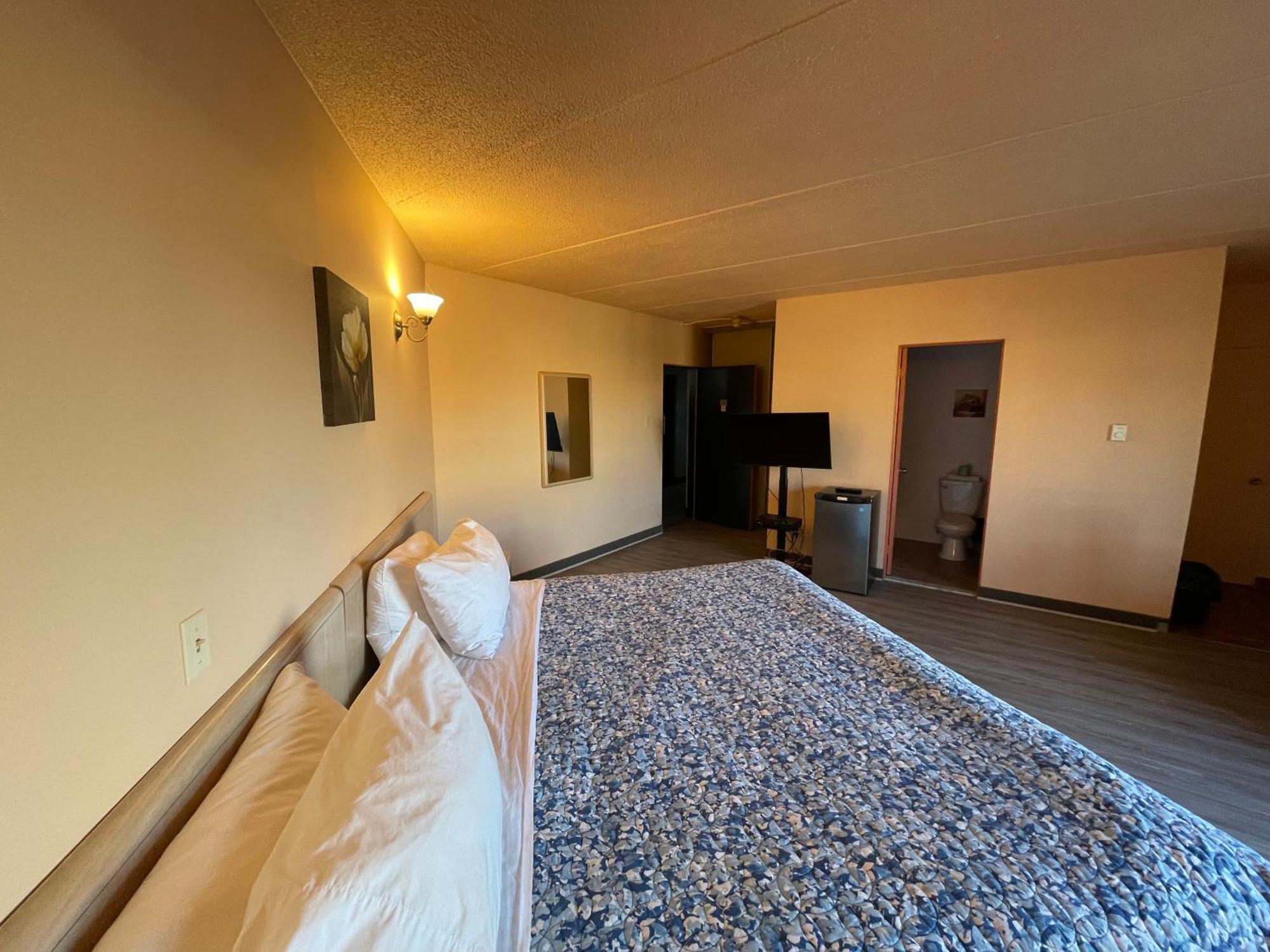Motel St-Eustache Сент-Юсташ Екстериор снимка