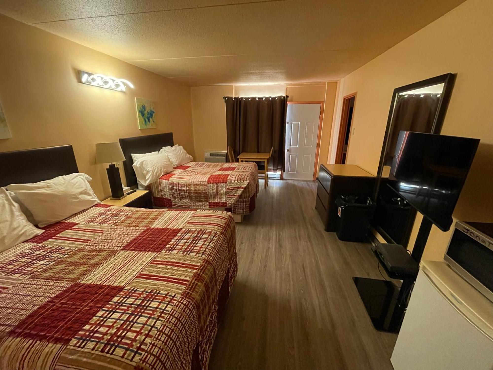 Motel St-Eustache Сент-Юсташ Екстериор снимка
